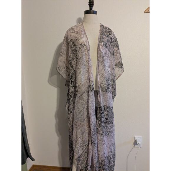 BCBGMaxazaria pink and black patterned Kimono - Picture 5 of 5